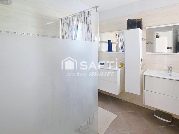 villa de plain-pied avec piscine quartier calme