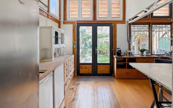 Maison à vendre    6 pièces •  Marseille 16