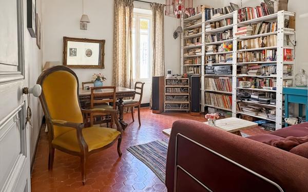 Maison à vendre    6 pièces •  Marseille 16