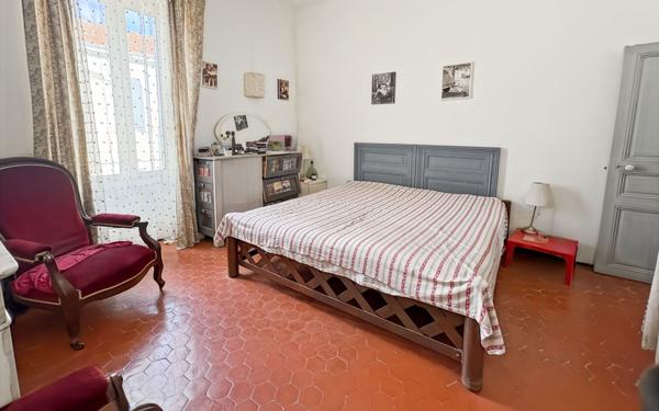 Maison à vendre    6 pièces •  Marseille 16