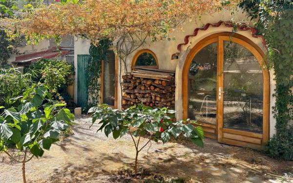 Maison à vendre    6 pièces •  Marseille 16