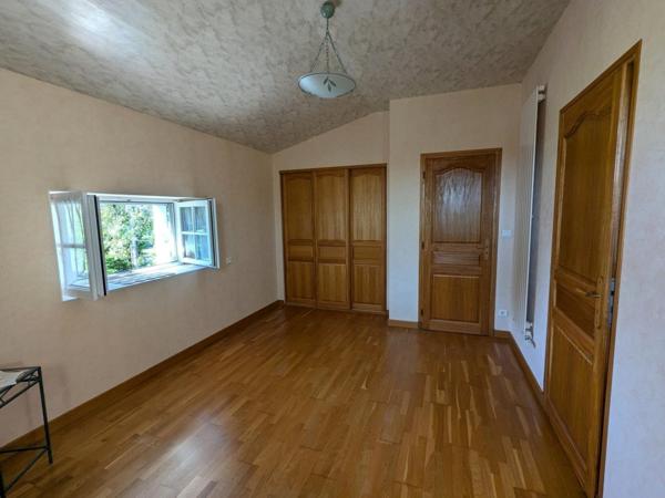 Barbezieux Maison familiale, de caractère avec joli terrain