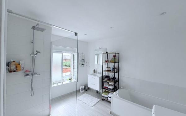 Immeuble à vendre    5 pièces •  Le Nouvion-en-Thiérache