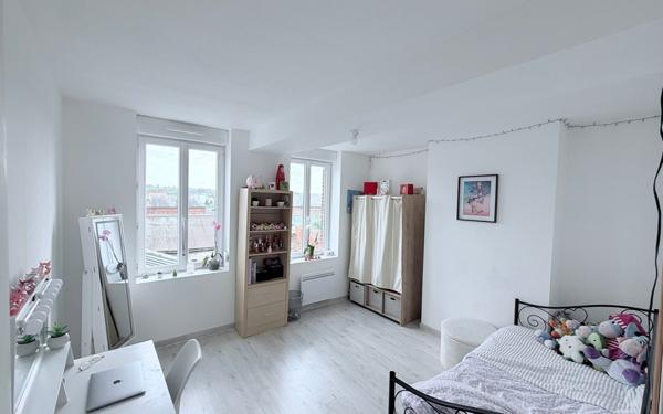 Immeuble à vendre    5 pièces •  Le Nouvion-en-Thiérache