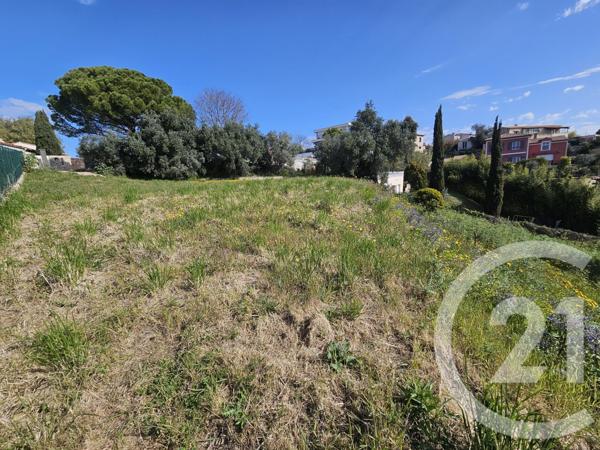 Terrain à vendre  2000 m2 ST LAURENT DU VAR - 06