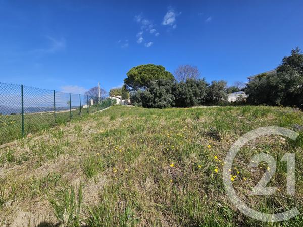 Terrain à vendre  2000 m2 ST LAURENT DU VAR - 06