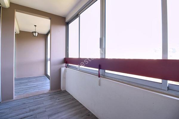 Appartement Vitrolles 4 pièces de 78 m² environ au dernier étage avec ascenseur