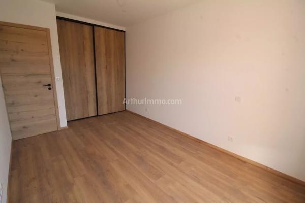 Location                                                      Appartement
                        
                     3 pièces                      61 m2                     à Puget-sur-Argens