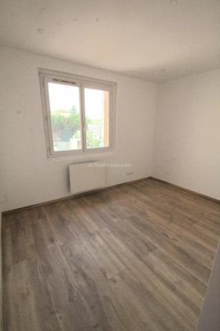 Location                                                      Appartement
                        
                     3 pièces                      61 m2                     à Puget-sur-Argens