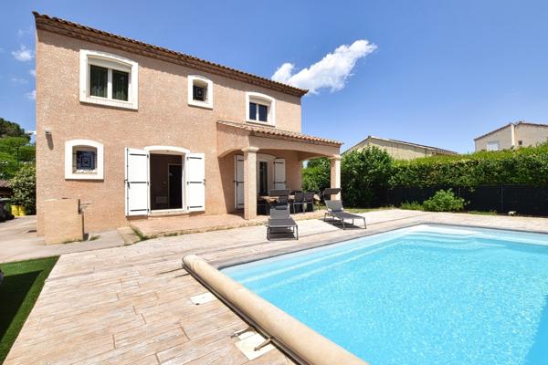 Villa familiale avec piscine et garage