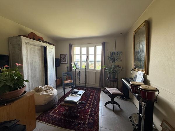 47300 VILLENEUVE SUR LOT Maison semi enterrée avec vue à Villeneuve/Lot