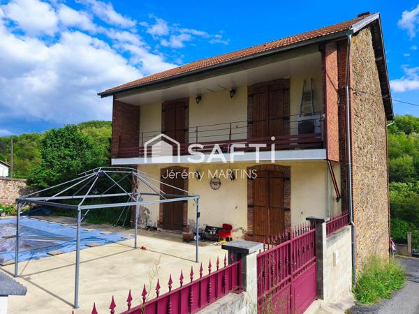 Maison individuelle en pierre avec piscine