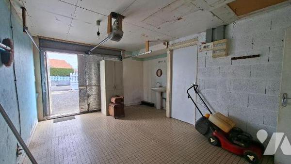 Nueil les Aubiers, pavillon de plain-pied, non mitoyen, dans un quartier calme, offrant de beau...