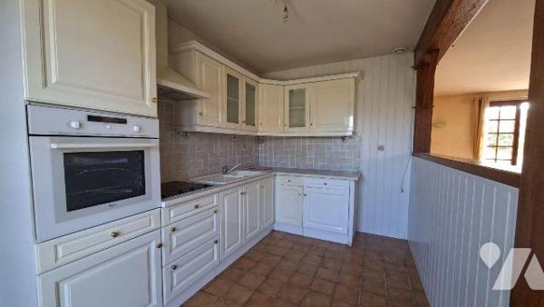 Nueil les Aubiers, pavillon de plain-pied, non mitoyen, dans un quartier calme, offrant de beau...