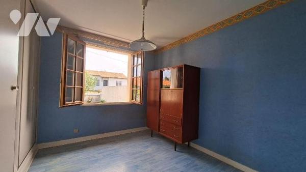 Nueil les Aubiers, pavillon de plain-pied, non mitoyen, dans un quartier calme, offrant de beau...