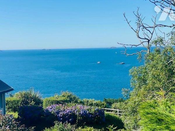 A Vendre à Perros-Guirec (22700) en Côtes-d'Armor (22) Une maison construite en 2005, d'une sur...