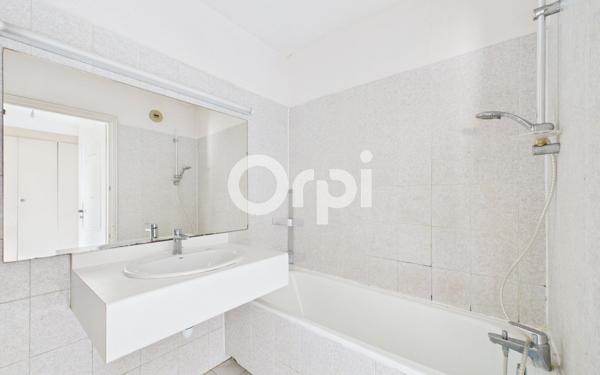 Appartement à vendre    3 pièces • 65,19 m2 Mandelieu-la-Napoule