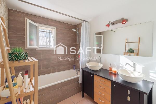 Maison T6 144 m2 avec piscine & garage centre Baziege