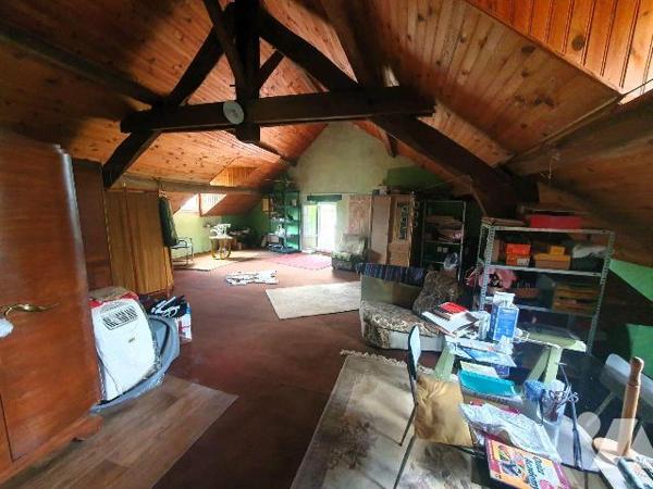 Maison à vendre à Nargis (45210).

Maison d'une surface habitable d'environ 210 m² avec un te...