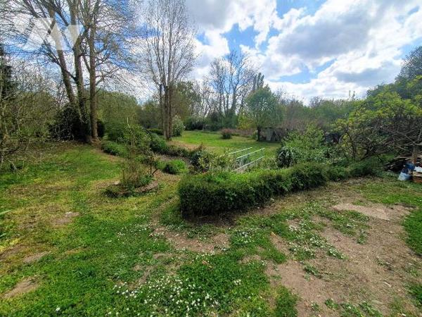 Maison à vendre à Nargis (45210).

Maison d'une surface habitable d'environ 210 m² avec un te...