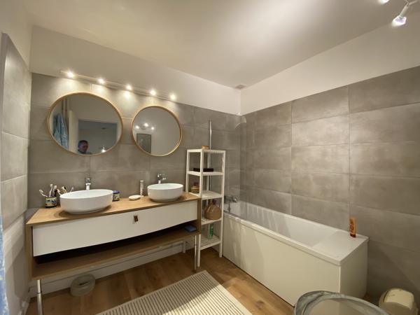 Maison
         6 pièces
        - 125 m² 389 000 € *