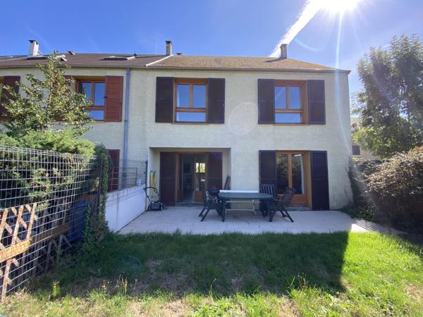 Maison
         6 pièces
        - 125 m² 389 000 € *
