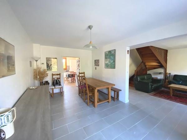 Maison
         6 pièces
        - 125 m² 389 000 € *