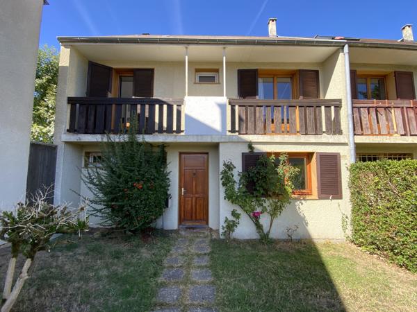 Maison
         6 pièces
        - 125 m² 389 000 € *