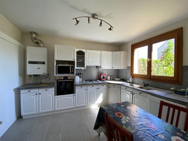 Maison
         6 pièces
        - 125 m² 389 000 € *