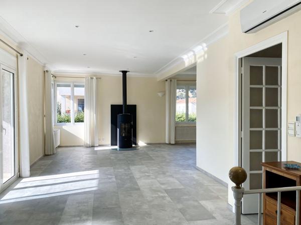 Tournon-sur-Rhône (07300) Villa 180 m² avec piscine et terrain - DPE A - Tournon centre-sud