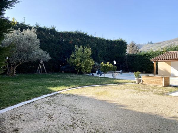 Tournon-sur-Rhône (07300) Villa 180 m² avec piscine et terrain - DPE A - Tournon centre-sud