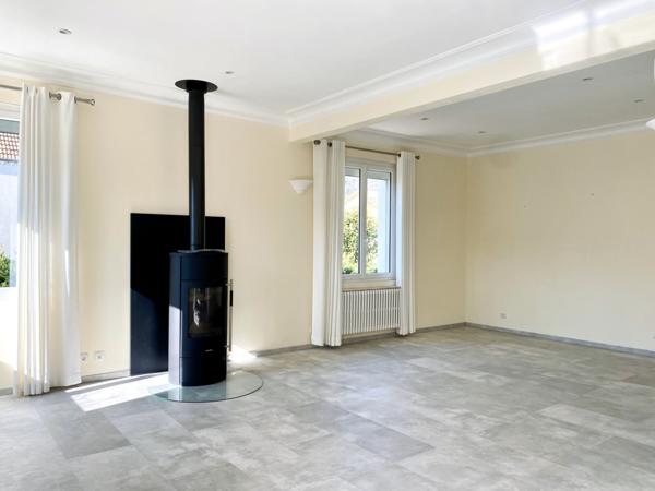 Tournon-sur-Rhône (07300) Villa 180 m² avec piscine et terrain - DPE A - Tournon centre-sud