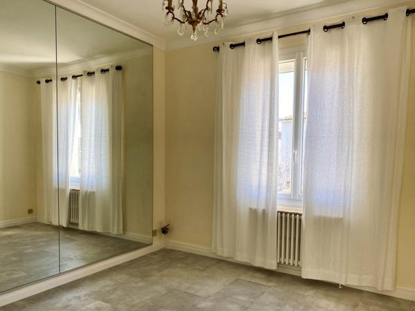 Tournon-sur-Rhône (07300) Villa 180 m² avec piscine et terrain - DPE A - Tournon centre-sud