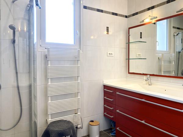 Tournon-sur-Rhône (07300) Villa 180 m² avec piscine et terrain - DPE A - Tournon centre-sud