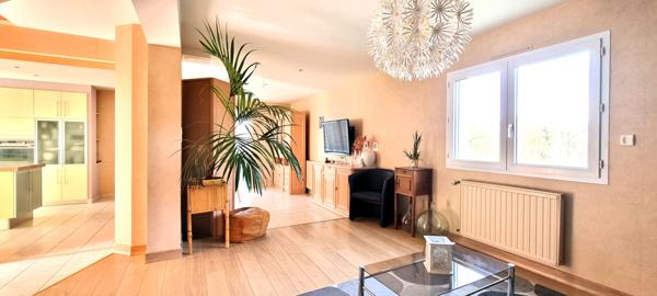 Talensac (35160) Belle maison d'habitation avec un terrain constructible