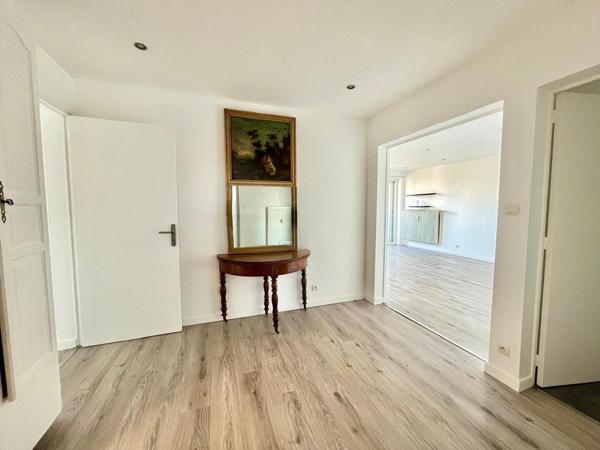 NANCY GARE, superbe T5 de 118 m2, 3 chambres, balcon, garage, cave