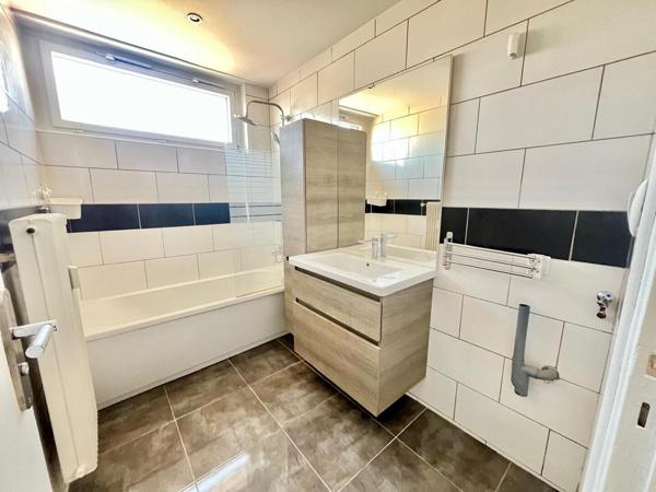 NANCY GARE, superbe T5 de 118 m2, 3 chambres, balcon, garage, cave