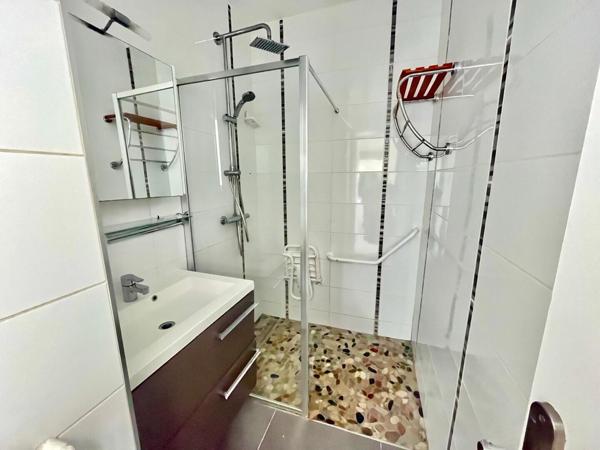 NANCY GARE, superbe T5 de 118 m2, 3 chambres, balcon, garage, cave