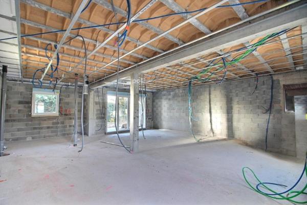 DERNIER ETAGE - Appartement Manosque 2 pièces 42 m² - 185 000 Euros -