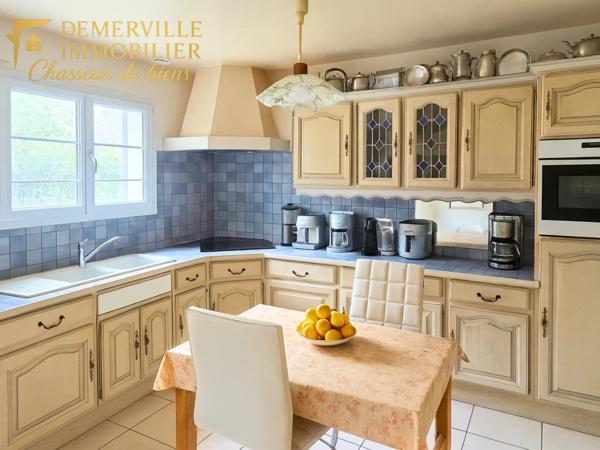 Maison familiale 121mé avec vie de plai,-pied  - VENTE INTERACTIVE