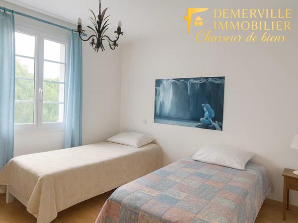 Maison familiale 121mé avec vie de plai,-pied  - VENTE INTERACTIVE