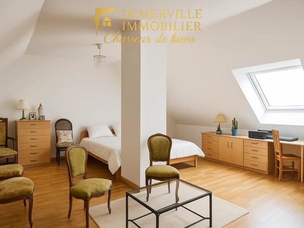 Maison familiale 121mé avec vie de plai,-pied  - VENTE INTERACTIVE