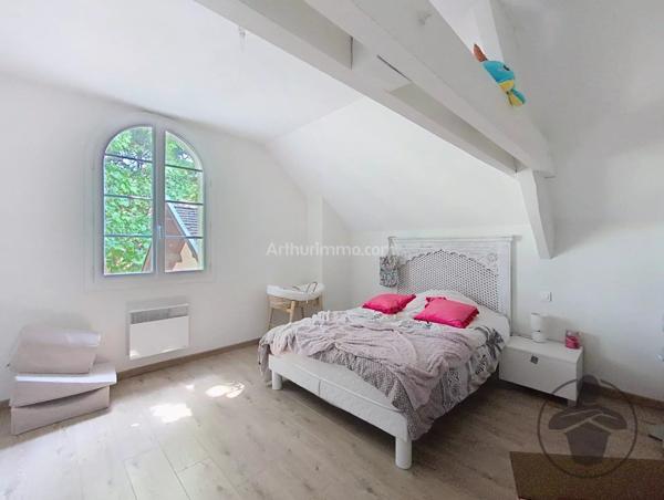 Vente                                                      Maison
                        
                     3 pièces                      85 m2                     à Coutras