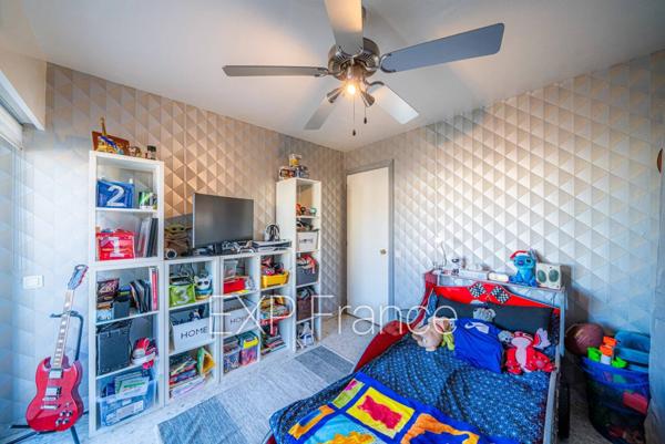 🏡 ANTIBES EST – Rareté Absolue ! Haut de Villa 4P avec Vue Mer Panoramique & Toit-Terrasse d’Exception