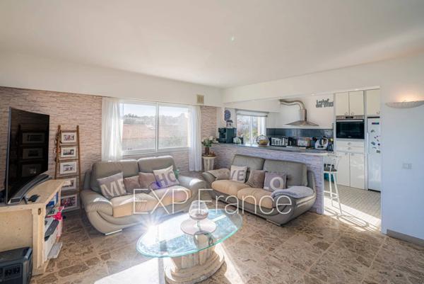 🏡 ANTIBES EST – Rareté Absolue ! Haut de Villa 4P avec Vue Mer Panoramique & Toit-Terrasse d’Exception