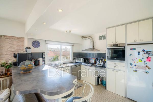 🏡 ANTIBES EST – Rareté Absolue ! Haut de Villa 4P avec Vue Mer Panoramique & Toit-Terrasse d’Exception