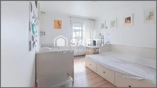 F3 lumineux rénové avec balcon, parking et cave