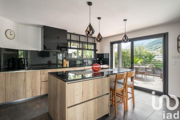 Maison à vendre 7 pièces 220 m² Seyssins