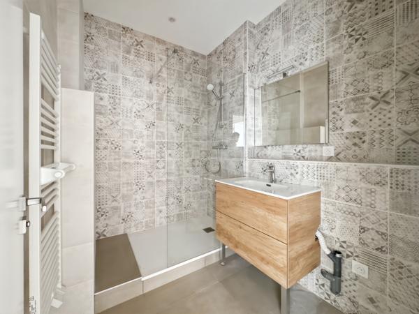 Trévoux (01600) À vendre : T2 bis avec cachet unique au cœur historique de Trévoux