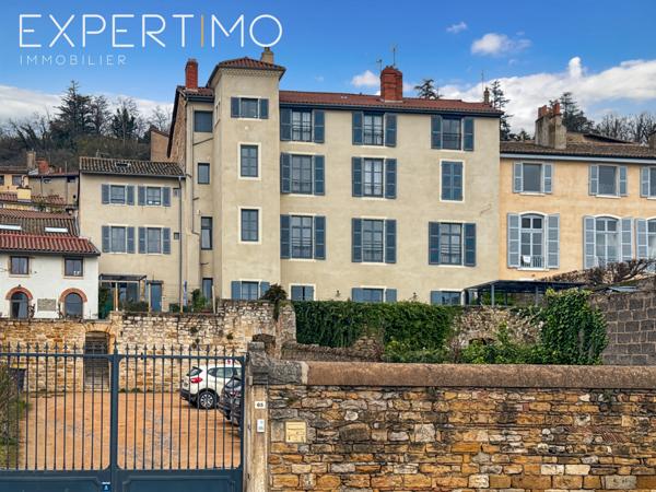 Trévoux (01600) À vendre : T2 bis avec cachet unique au cœur historique de Trévoux